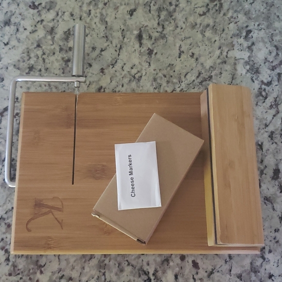 Picnic at Ascot Cheese Board - Picture 2 of 4